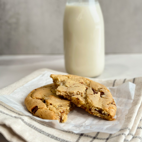 Nut-free Salted Caramel M*lk Chocolate Cookie