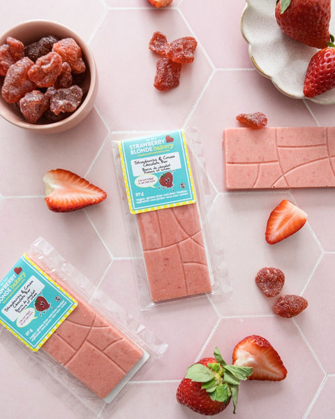 Strawberries & Cream Chocolate Bar