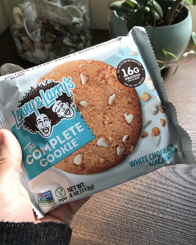White Chocolaty Macadamia Cookie